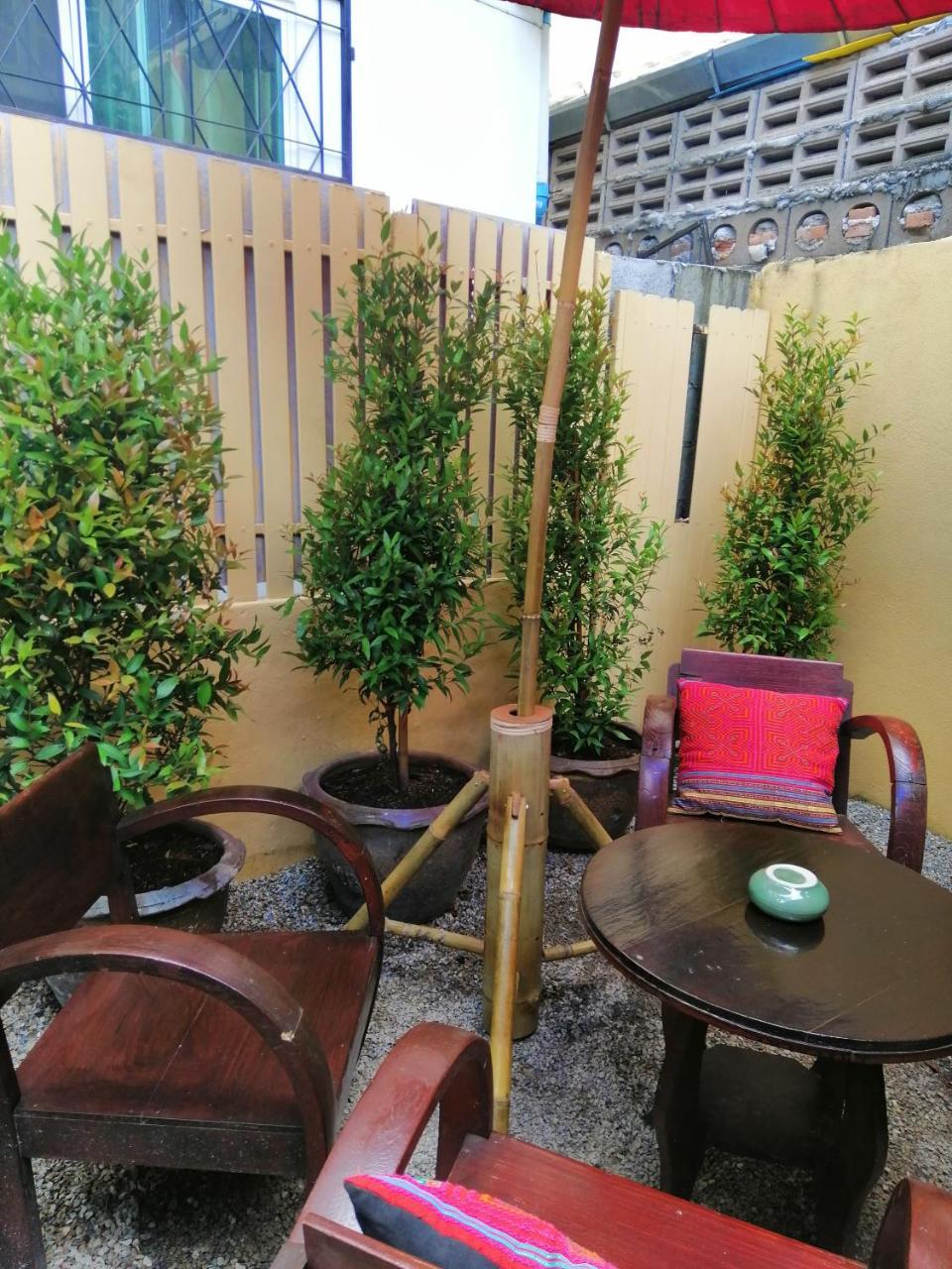 Hotel Baan Khun Krub à Chiang Mai Extérieur photo
