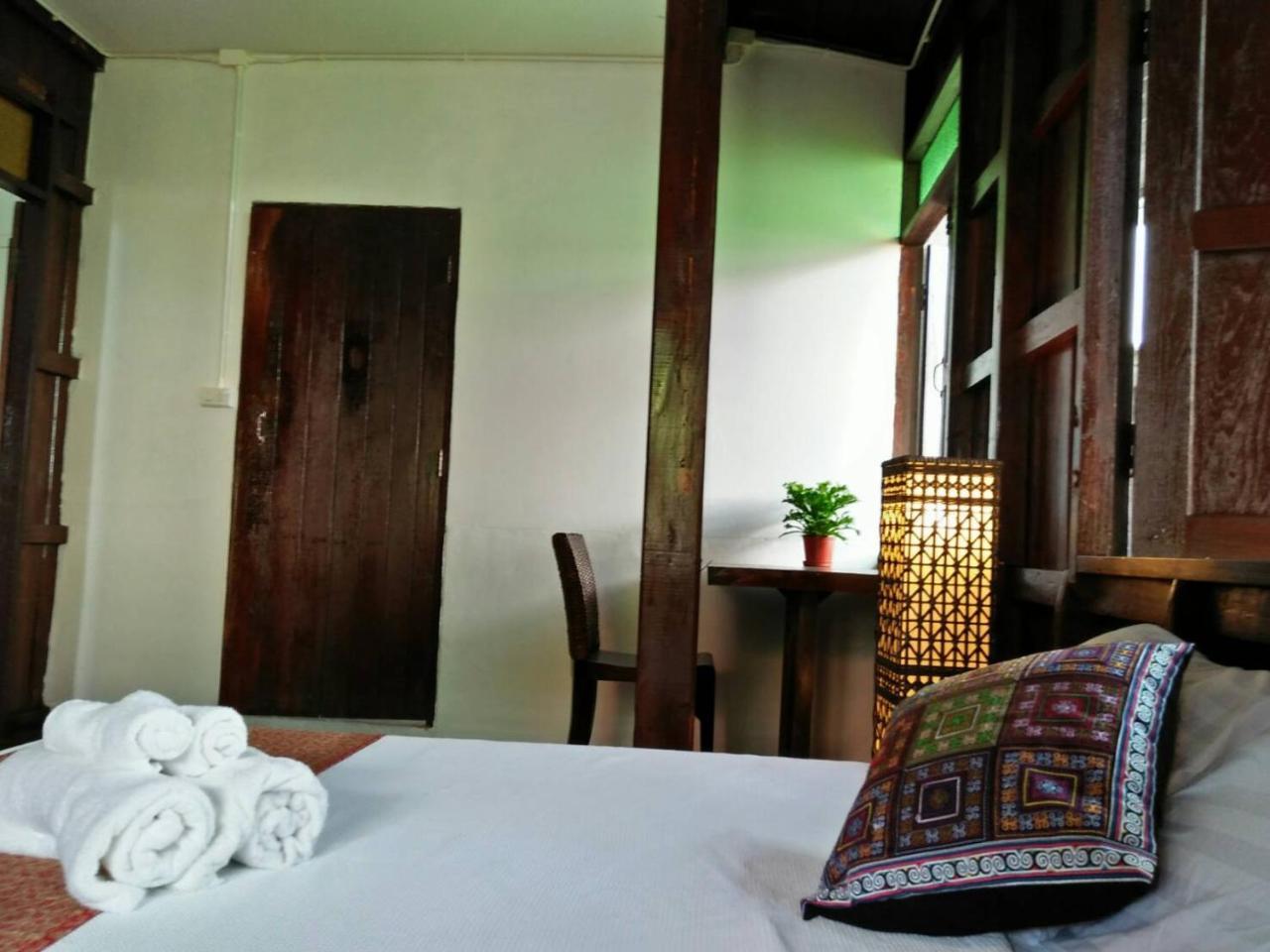 Hotel Baan Khun Krub à Chiang Mai Extérieur photo