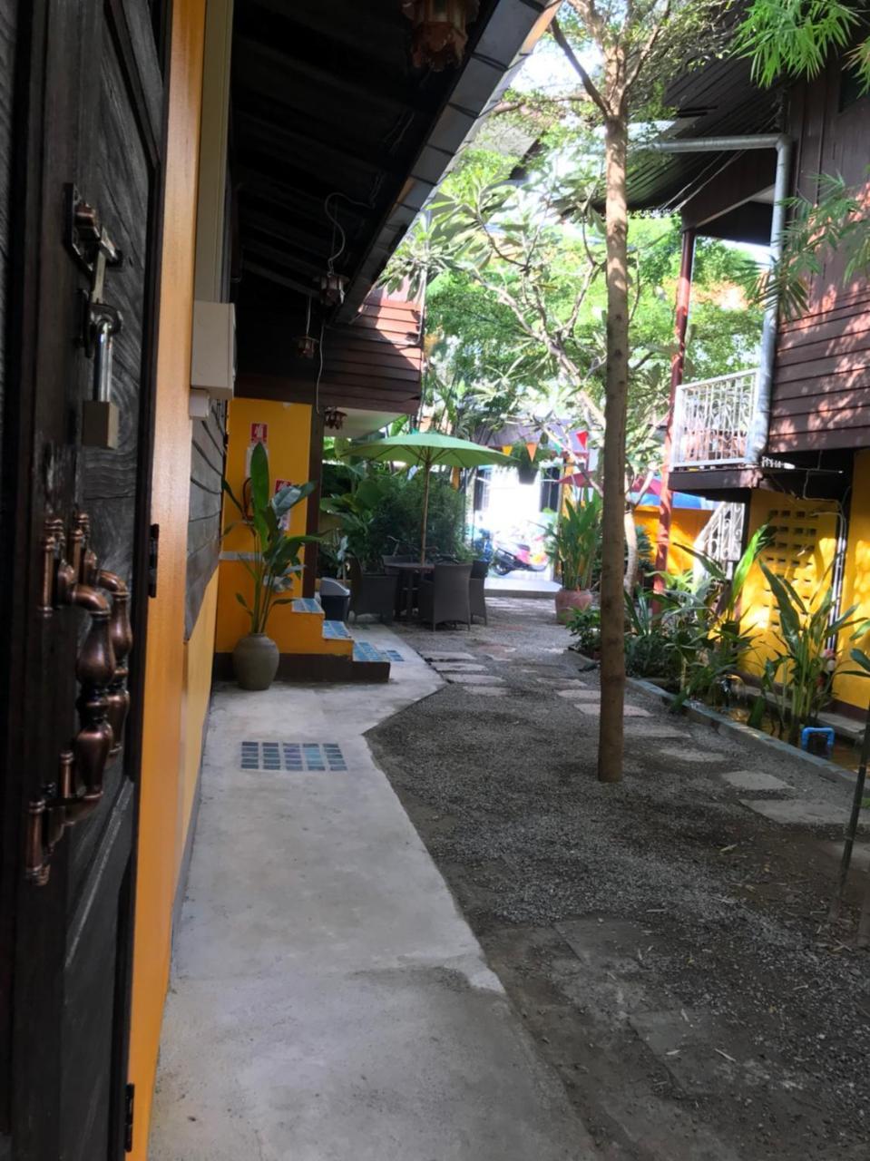 Hotel Baan Khun Krub à Chiang Mai Extérieur photo